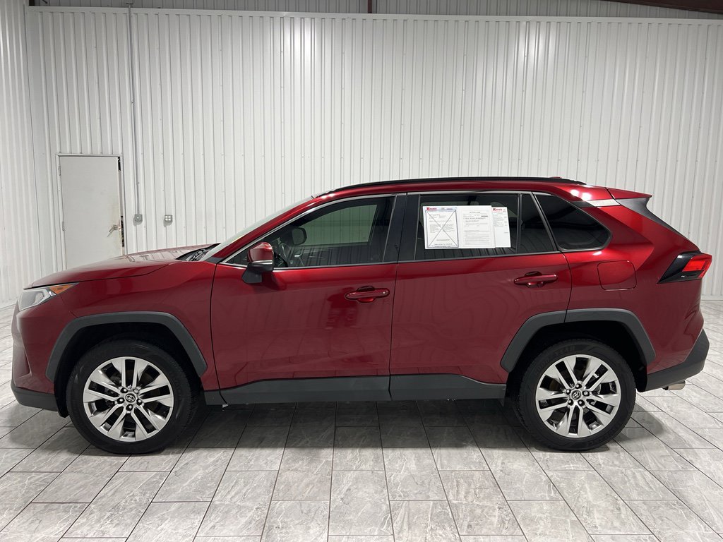 Used 2020 Toyota RAV4 XLE Premium image 2