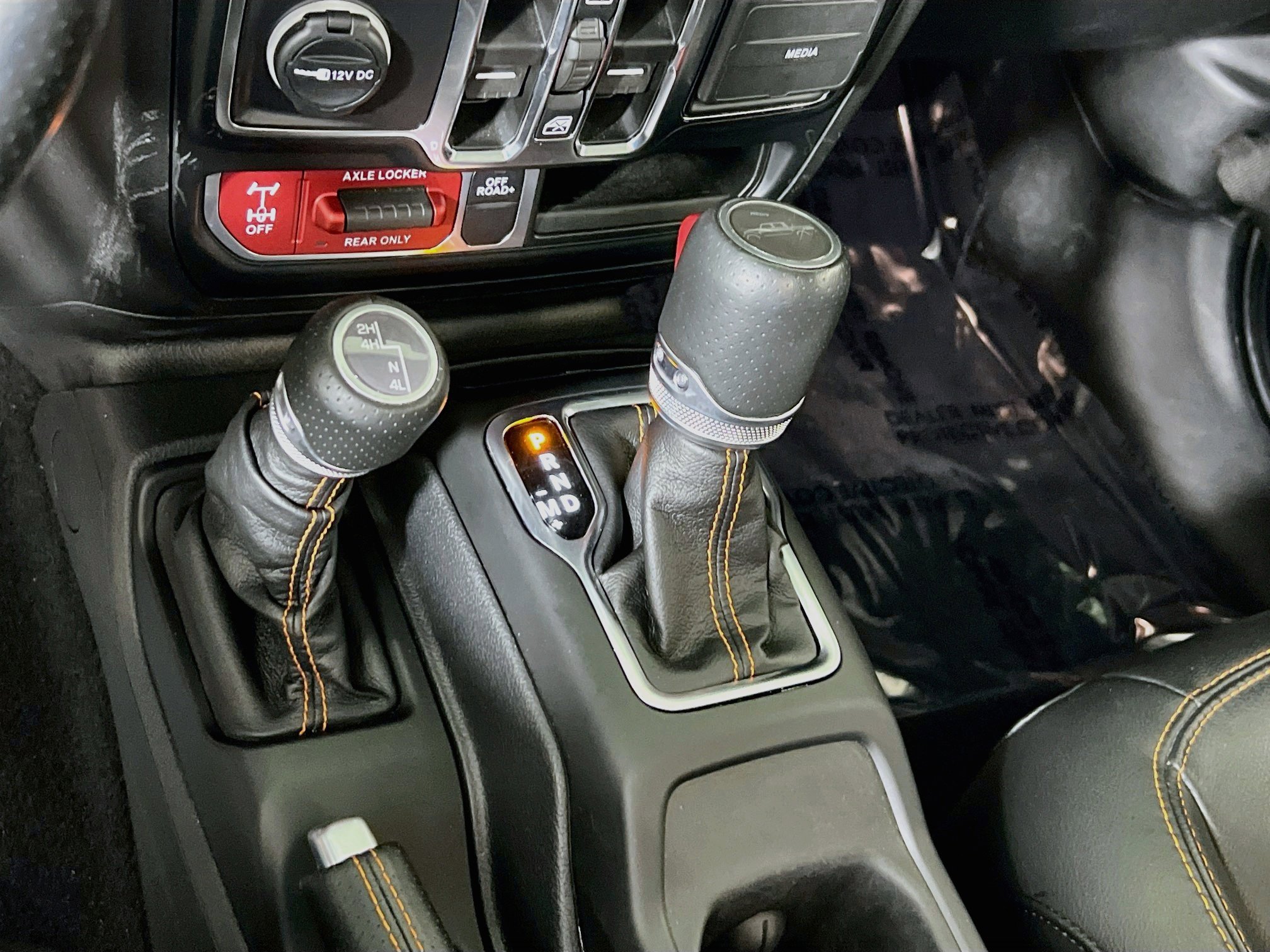 Used 2023 Jeep Gladiator Mojave w/ LED Lighting Group AWD/4WD image 17