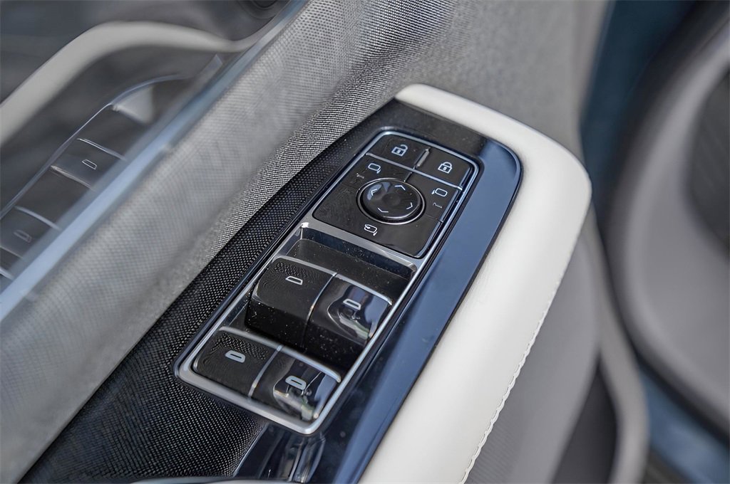 New 2026 Cadillac Escalade IQ Luxury 1 w/ LPO, Floor Liner Package image 17