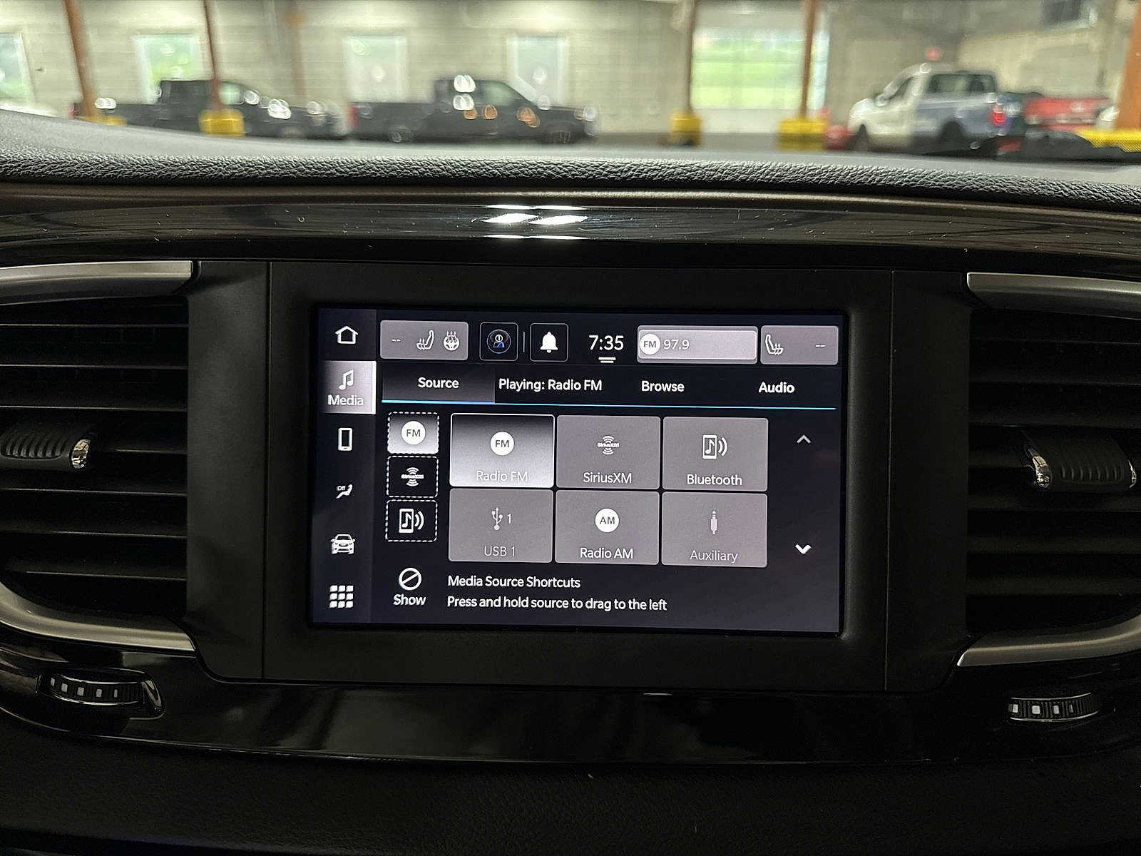 Used 2022 Chrysler Voyager LX image 21