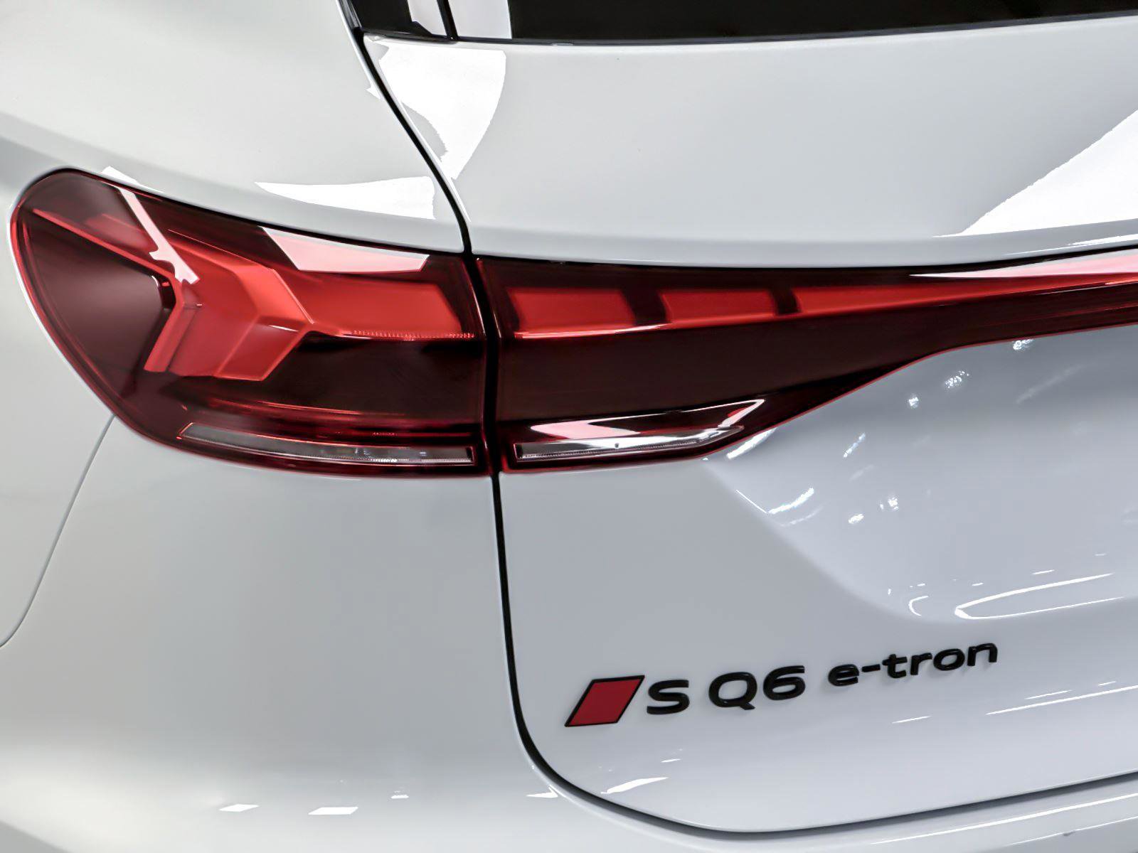 New 2027 Audi SQ6 e-tron Premium Plus AWD/4WD image 26