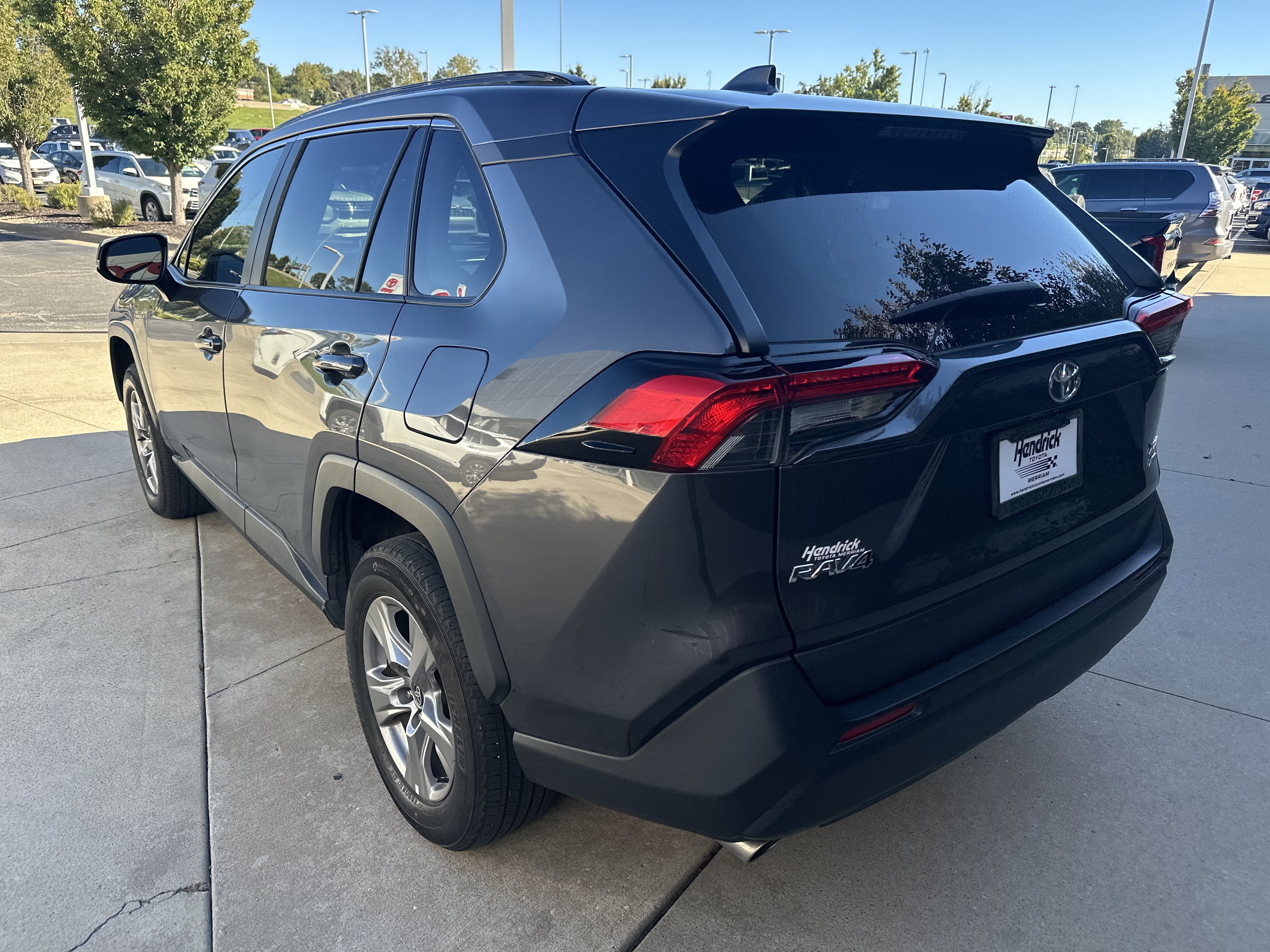 Used 2024 Toyota RAV4 XLE AWD/4WD image 7