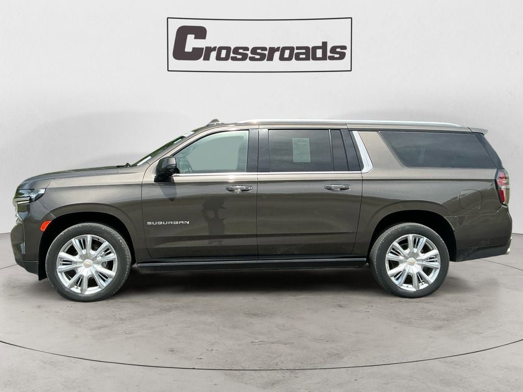 Used 2021 Chevrolet Suburban High Country w/ Premium Package AWD/4WD image 2