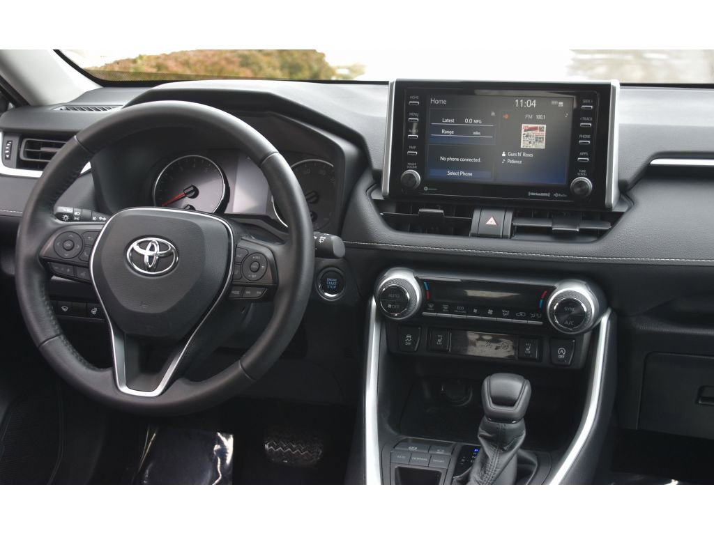 Used 2021 Toyota RAV4 XLE image 17