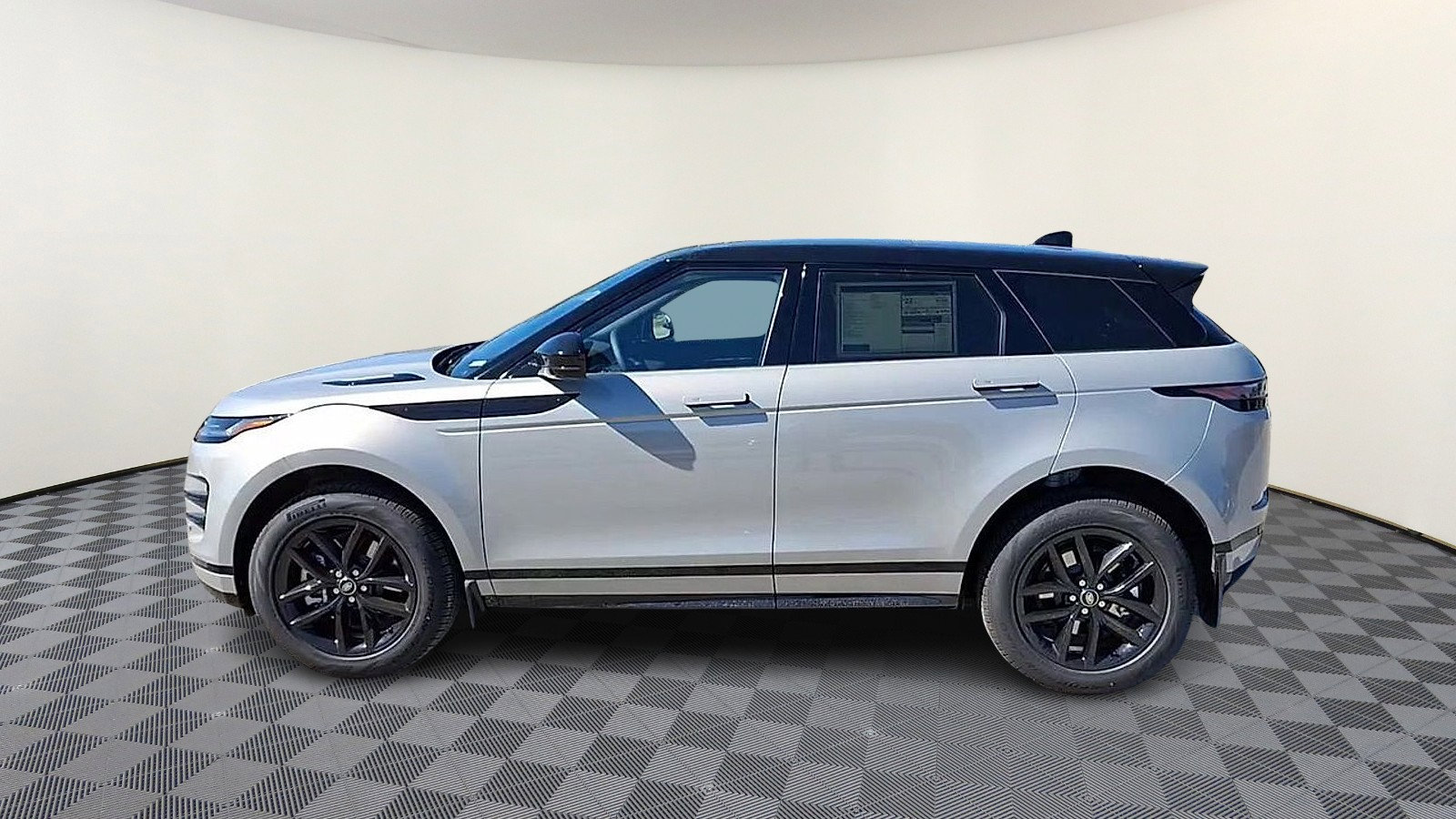 Certified 2025 Land Rover Range Rover Evoque Dynamic SE image 5