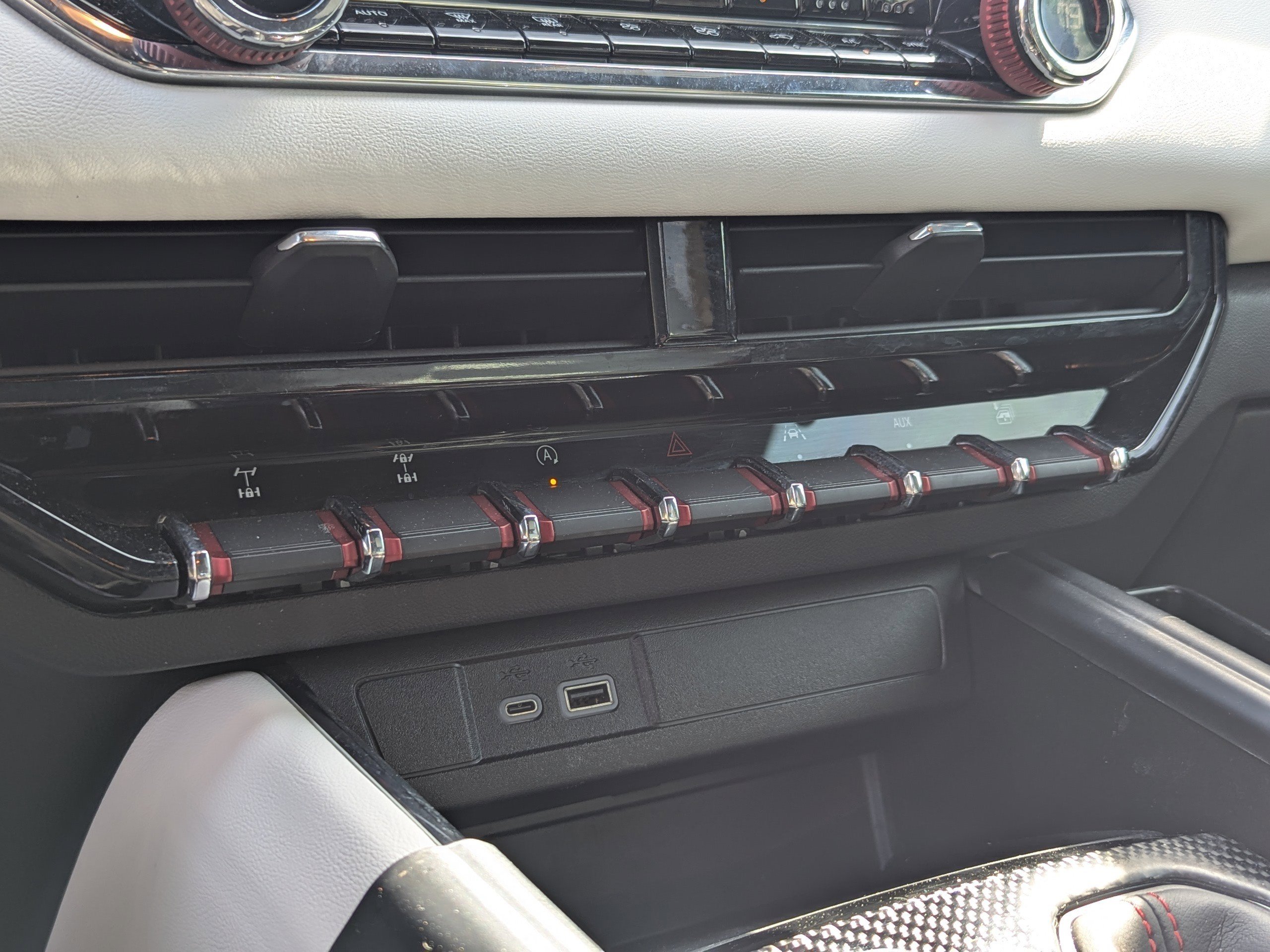 Used 2023 GMC Canyon AT4X image 25