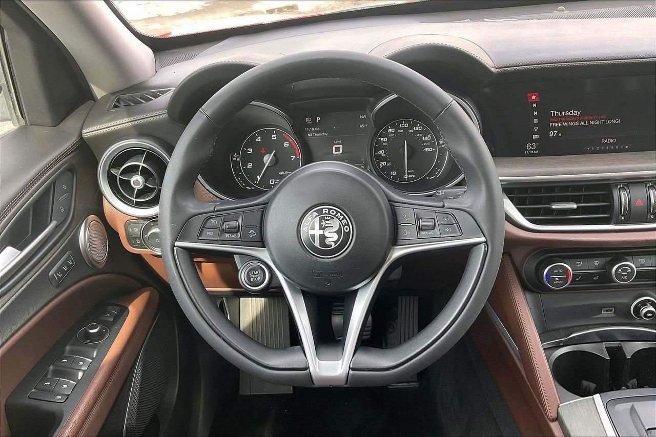 Used 2019 Alfa Romeo Stelvio Ti image 10