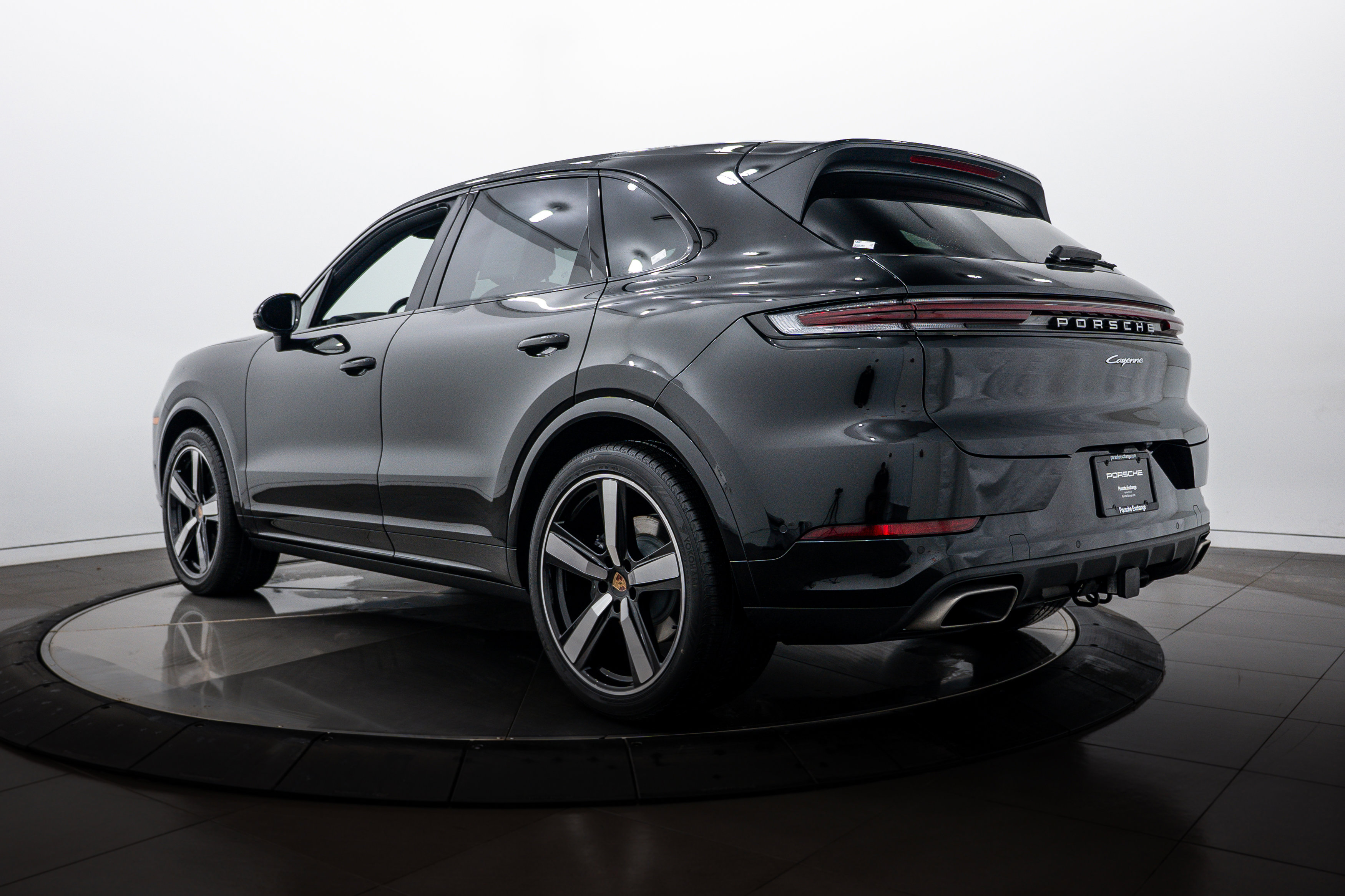 Certified 2026 Porsche Cayenne image 3