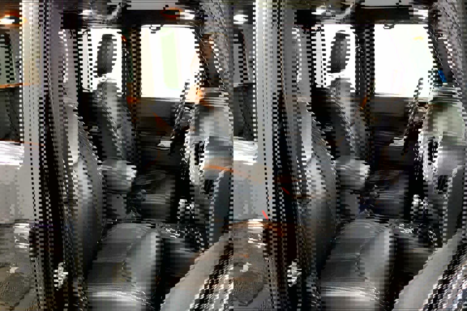 Used 2017 Jeep Wrangler Unlimited Sahara w/ Connectivity Group image 8