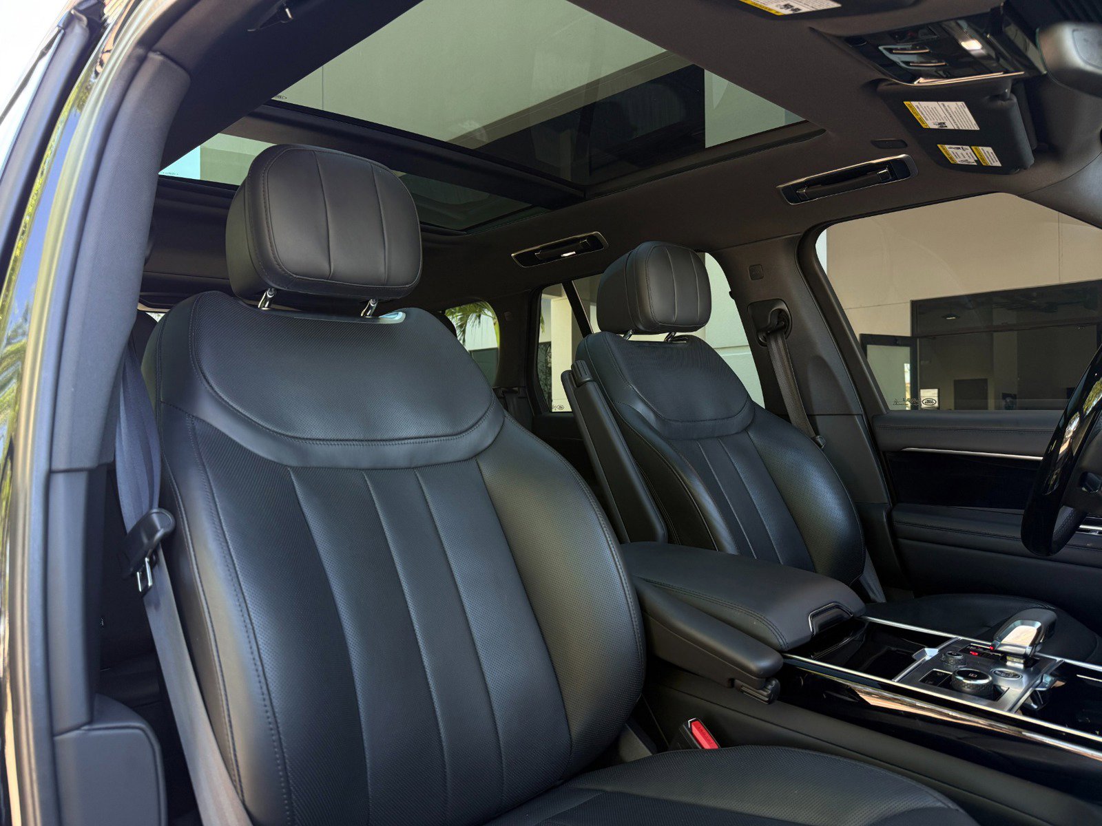 Used 2023 Land Rover Range Rover SE AWD/4WD image 27