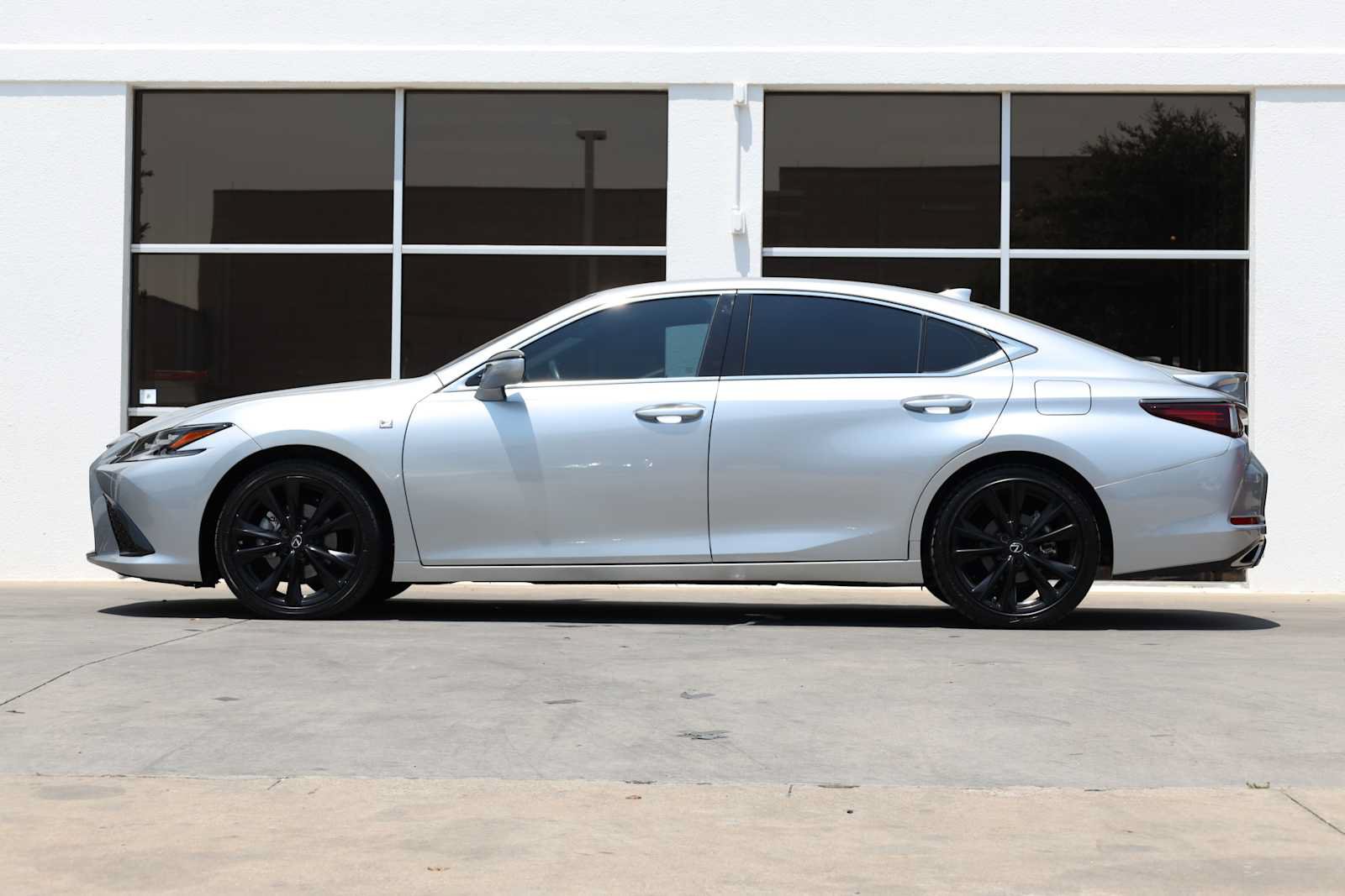 Used 2022 Lexus ES 300h F Sport w/ Accessory Package 2 FWD image 12