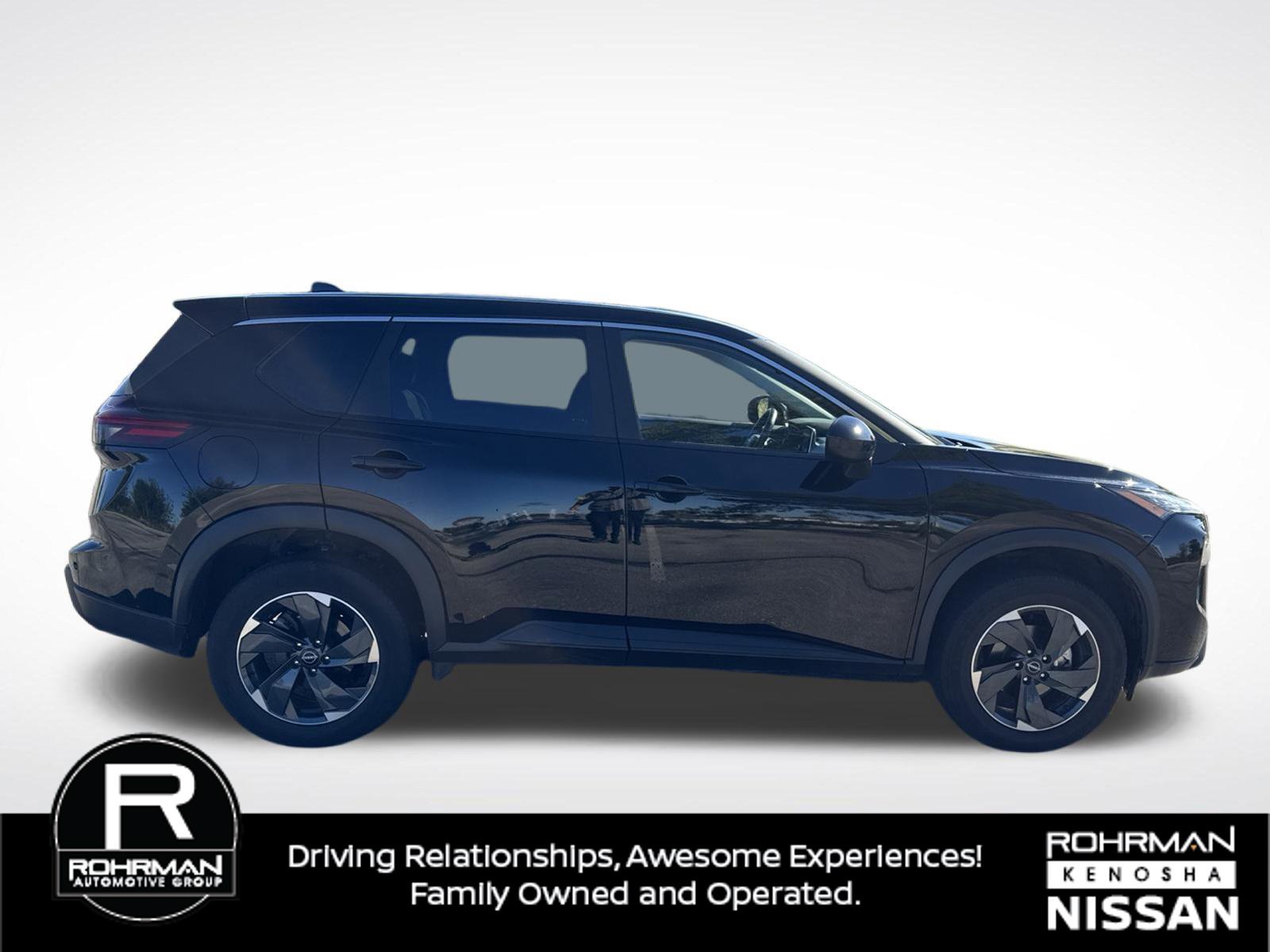 Used 2025 Nissan Rogue SV AWD/4WD image 4