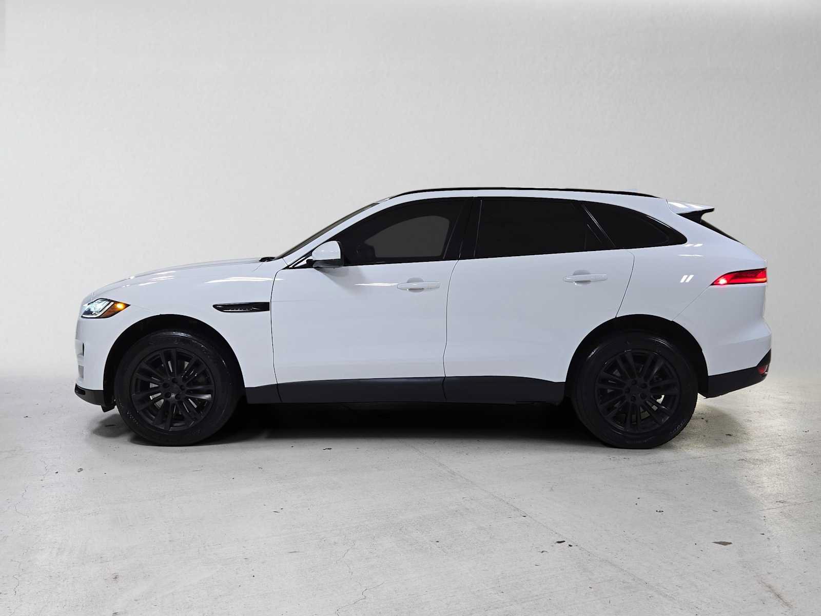 Used 2017 Jaguar F-PACE Prestige AWD/4WD image 6