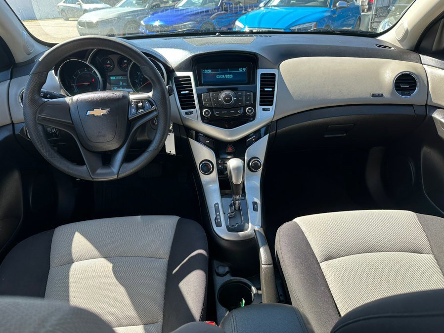 Used 2015 Chevrolet Cruze LS image 12