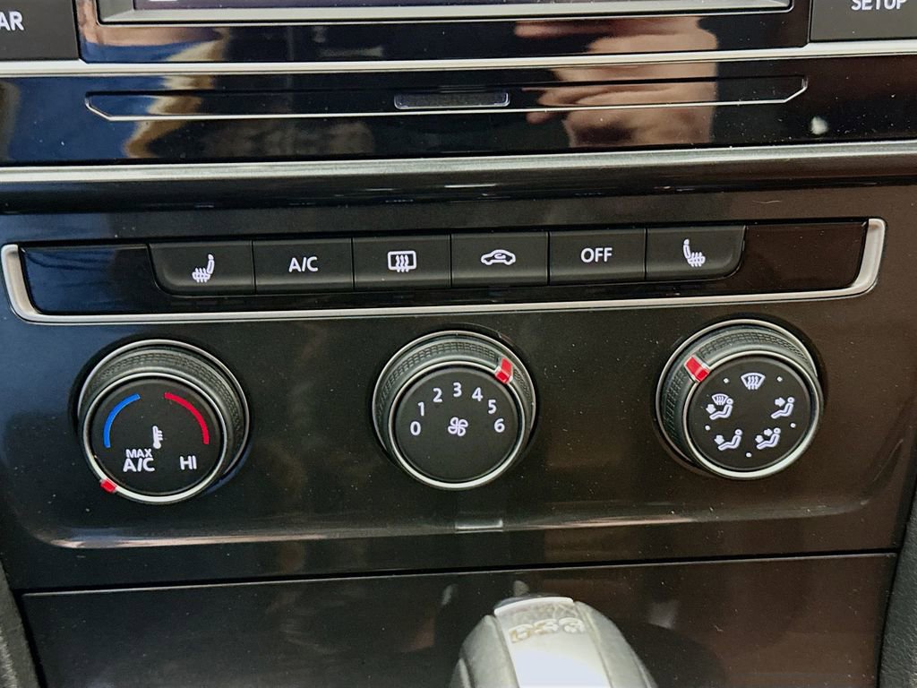 Used 2019 Volkswagen Golf Alltrack S image 16