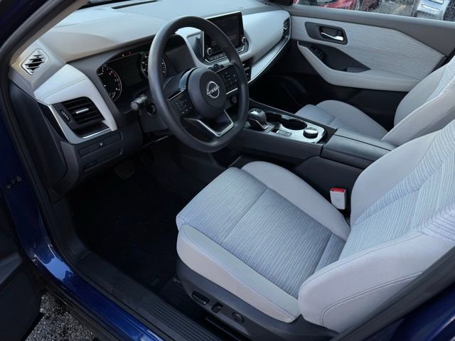 Used 2023 Nissan Rogue SV image 16