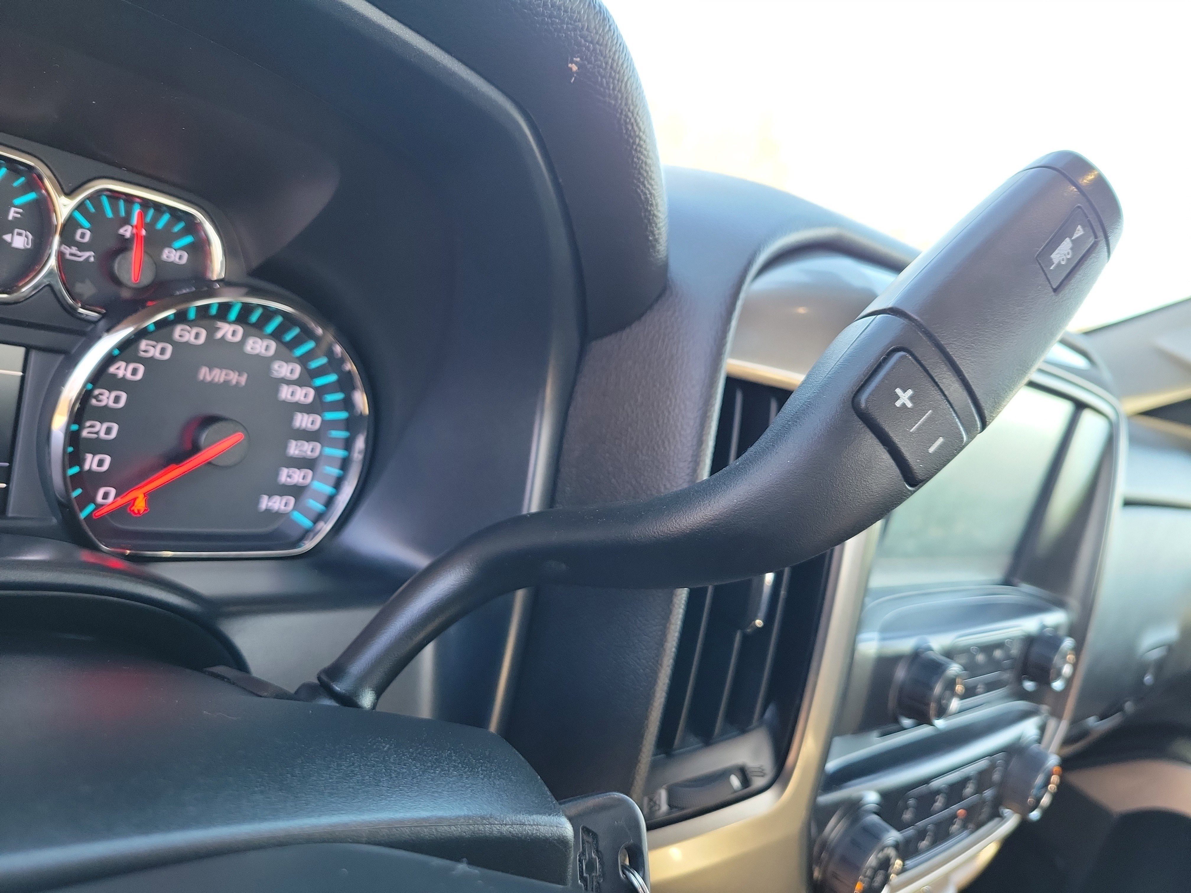 Used 2018 Chevrolet Silverado 1500 LT w/ LT Convenience Package AWD/4WD image 23