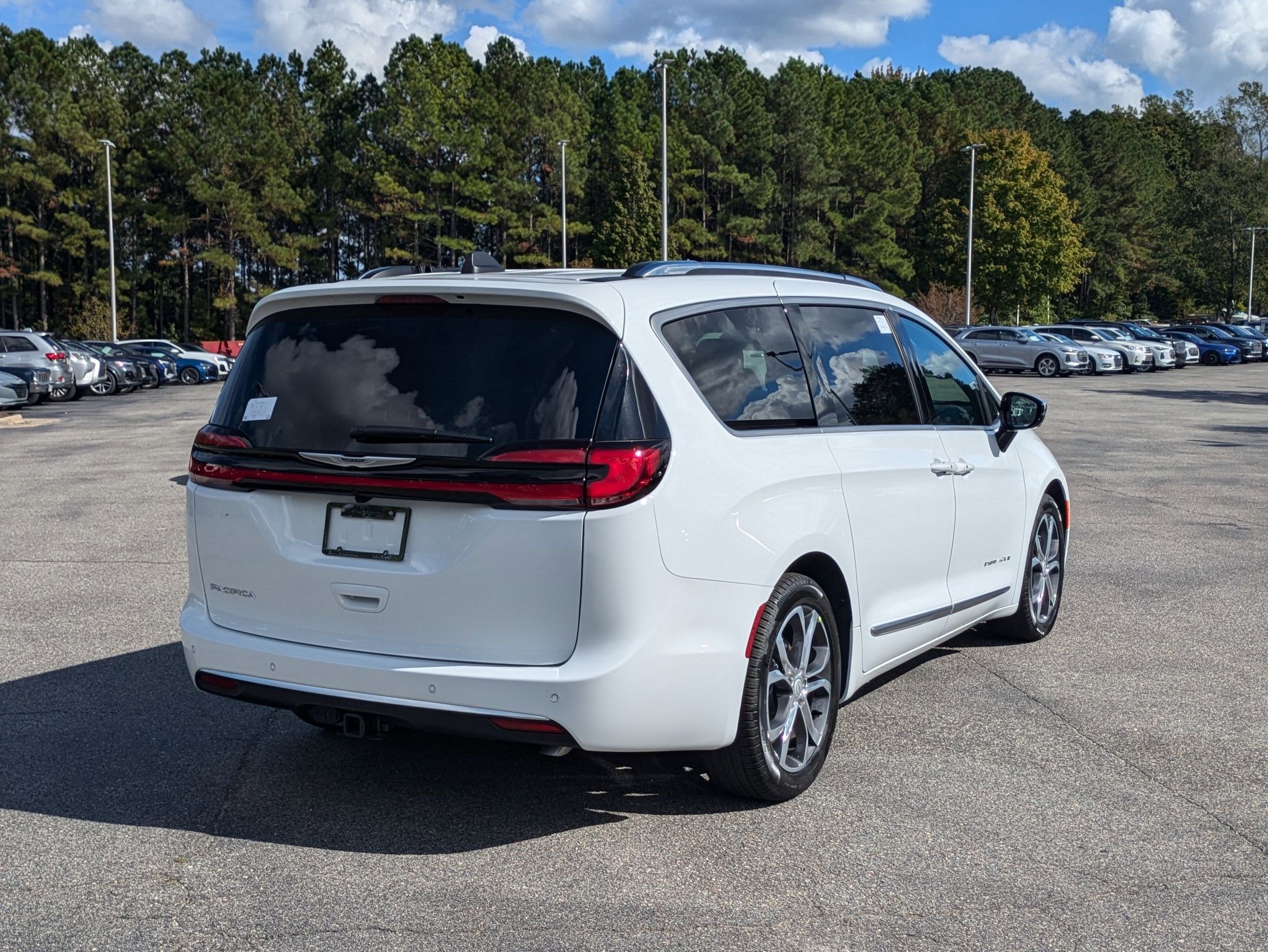 New 2026 Chrysler Pacifica Pinnacle image 5