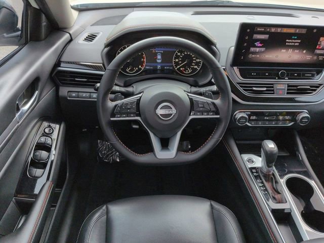 Used 2025 Nissan Altima 2.5 SR w/ SR Premium Package image 15