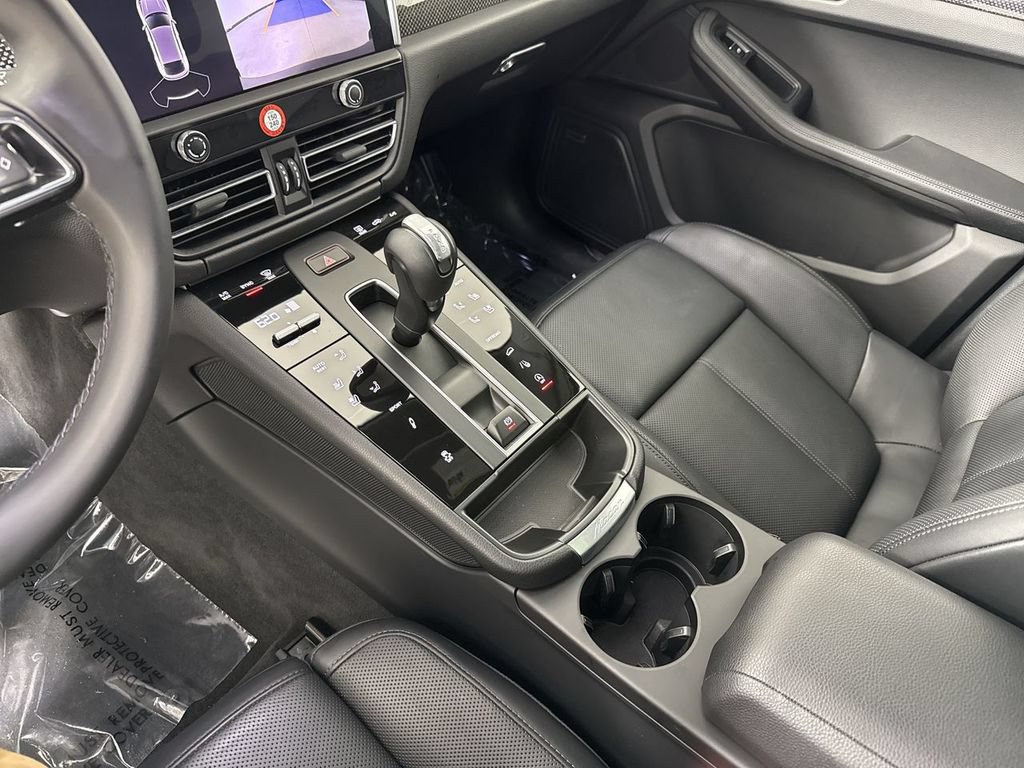 New 2025 Porsche Macan S AWD/4WD image 32