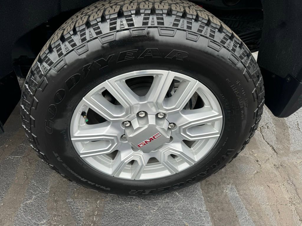 Used 2022 GMC Sierra 2500 SLE w/ SLE Value Package; image 6