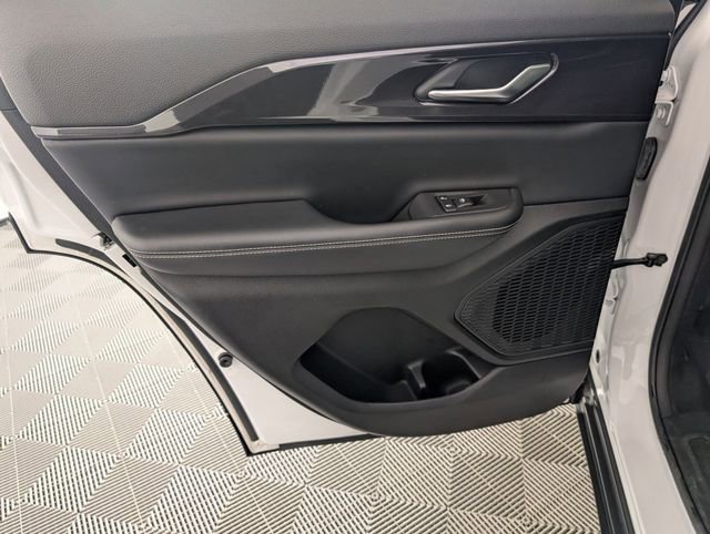 Used 2023 Jeep Grand Cherokee Altitude image 28