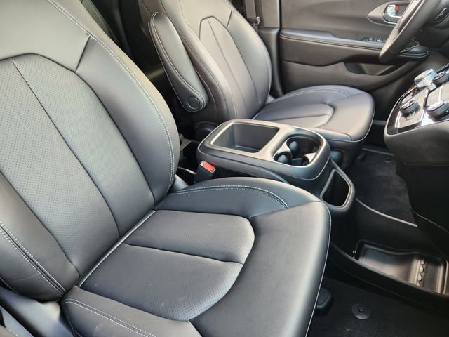 New 2026 Chrysler Pacifica Select FWD image 9