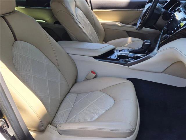 Used 2019 Toyota Camry XLE image 19