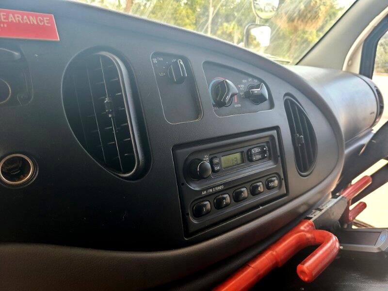 Used 1999 Ford E-450 and Econoline 450 image 15