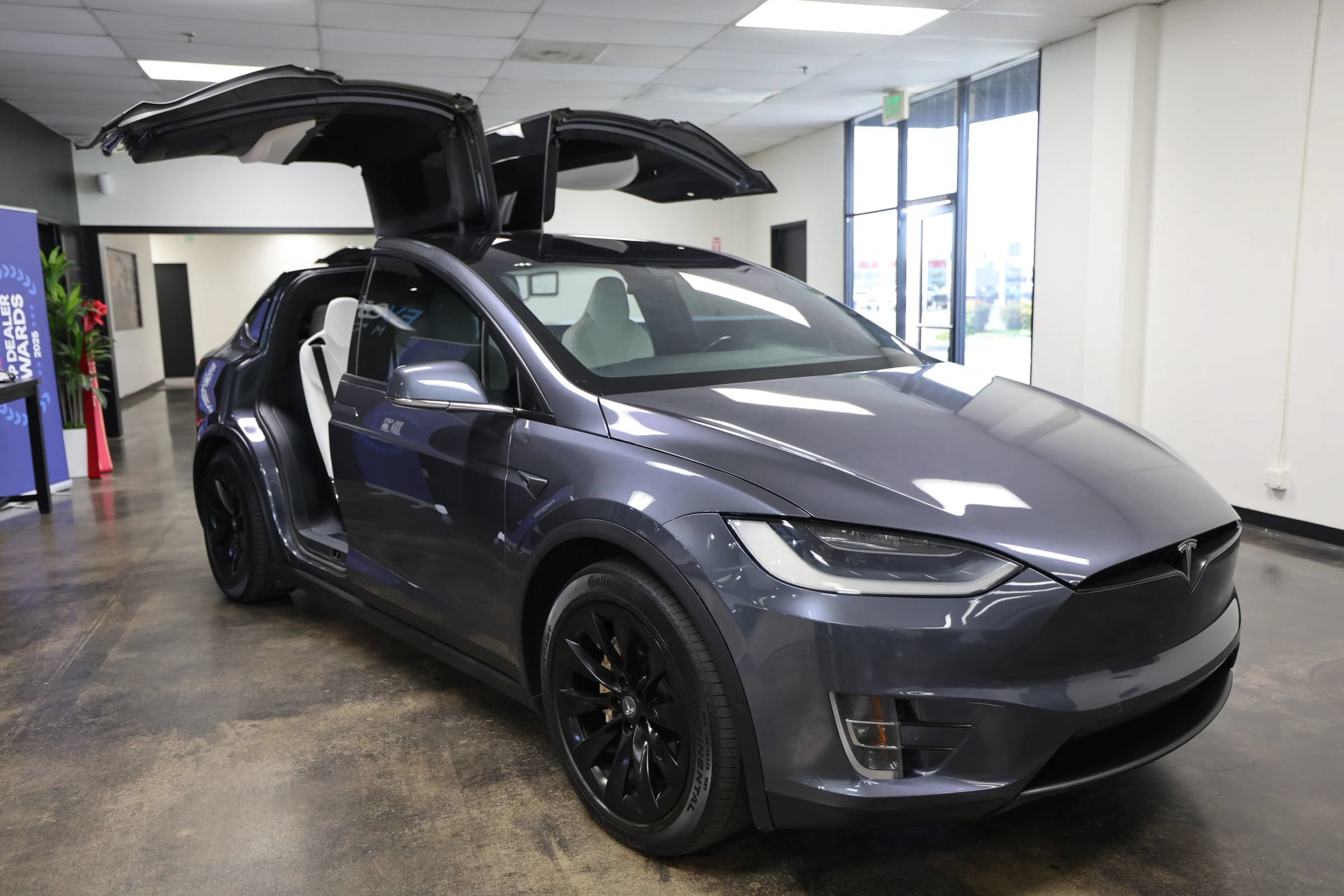 Used 2018 Tesla Model X 100D AWD/4WD image 12