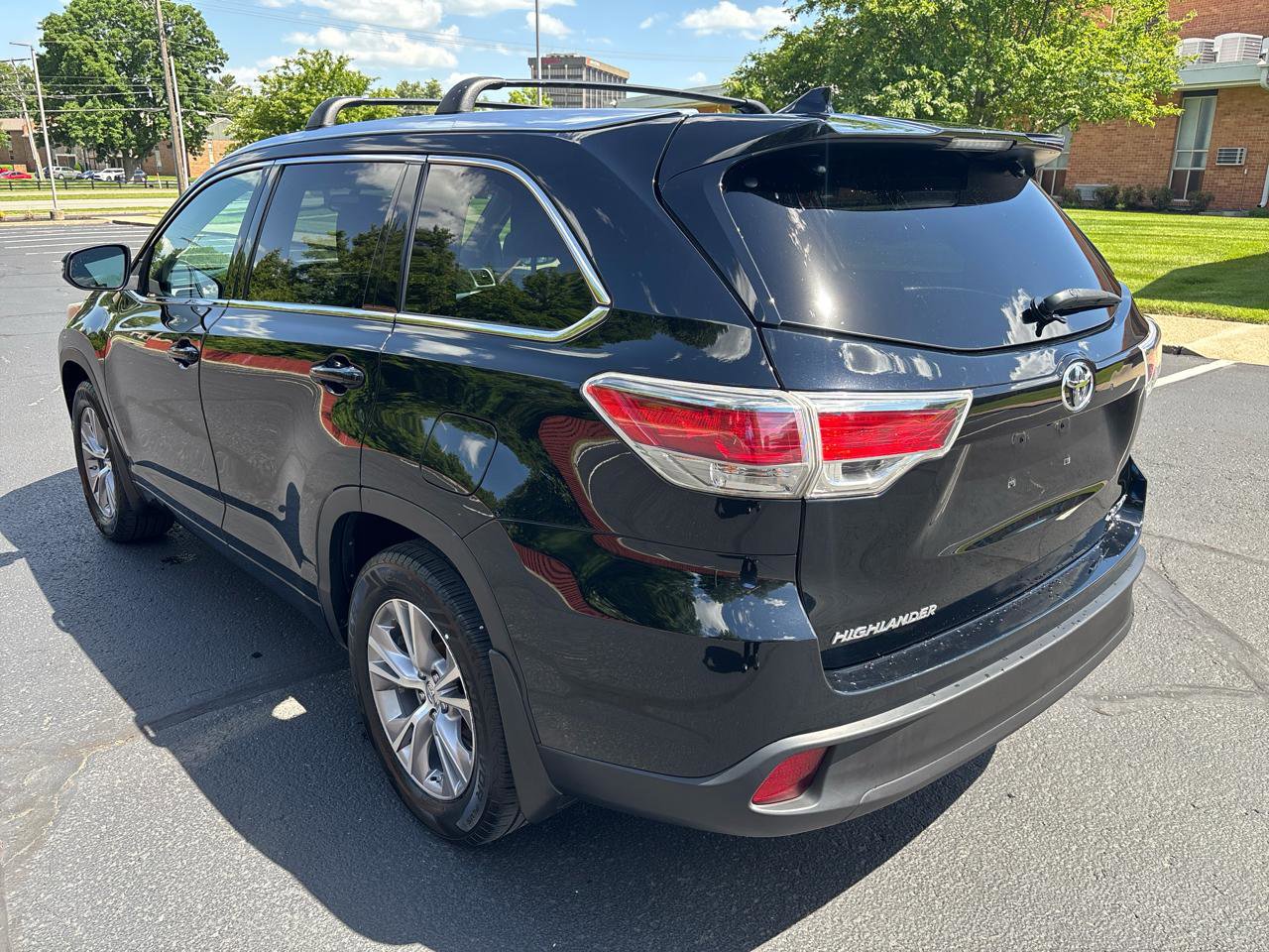 Used 2015 Toyota Highlander XLE AWD/4WD image 5