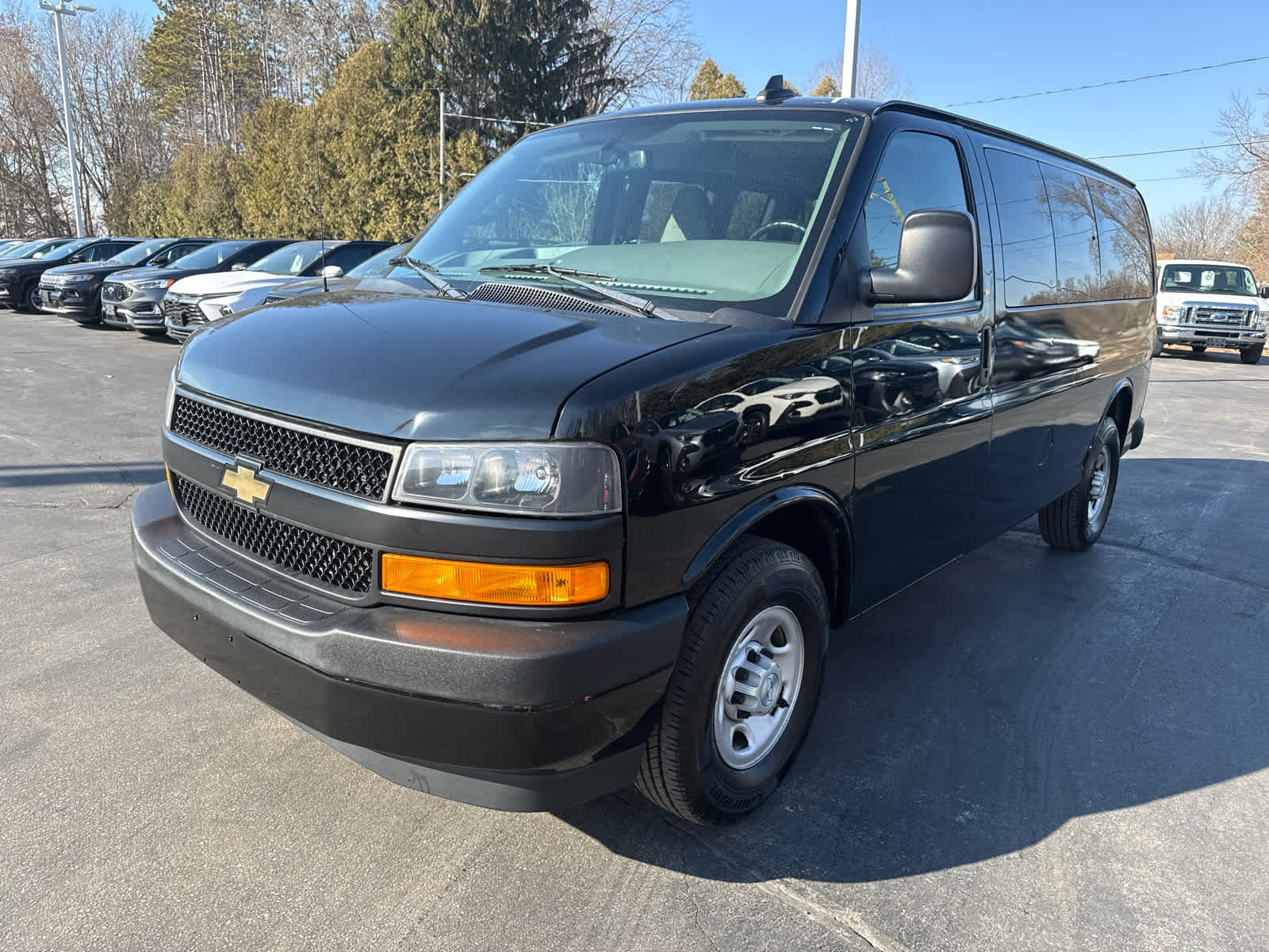 Used 2018 Chevrolet Express 2500 LS w/ Driver Convenience Package RWD image 7
