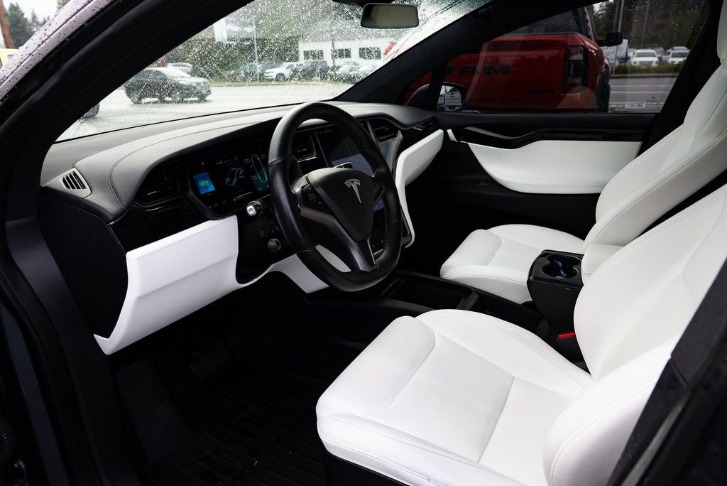 Used 2020 Tesla Model X Long Range image 17