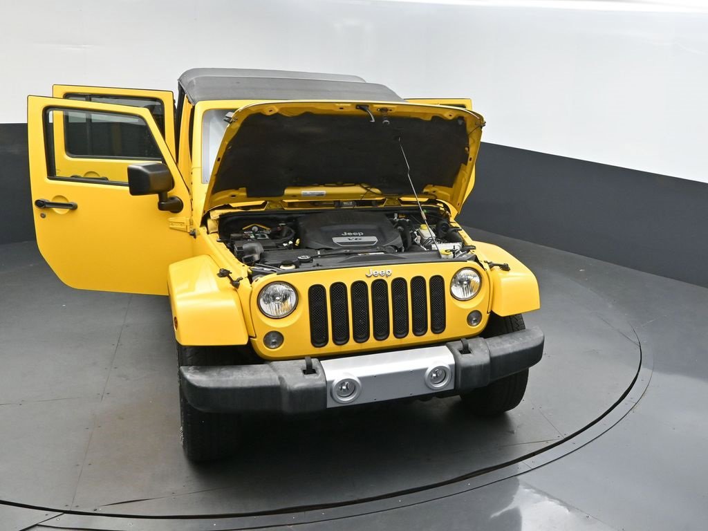 Used 2015 Jeep Wrangler Unlimited Sahara w/ Connectivity Group image 53