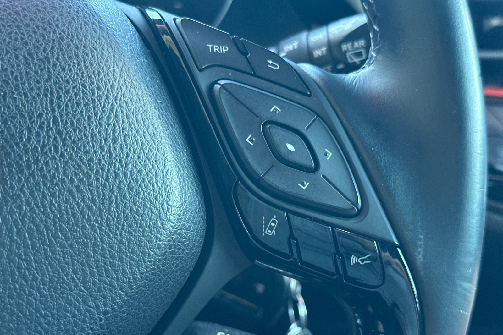 Certified 2018 Toyota C-HR XLE FWD image 27