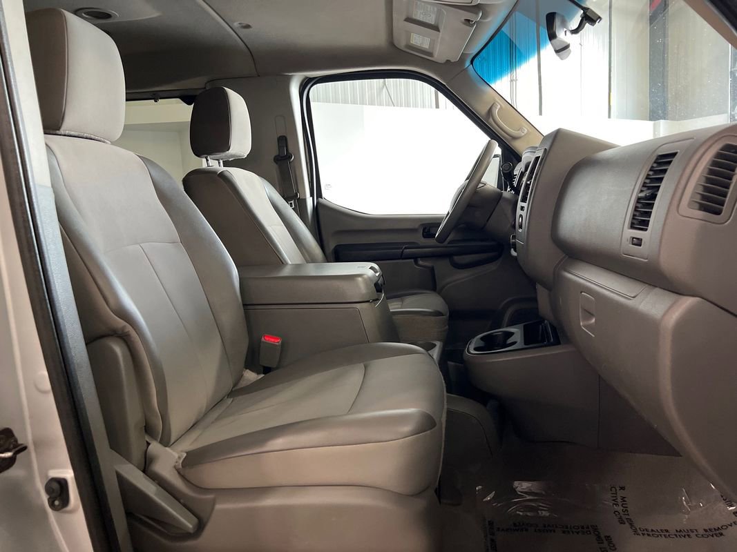 Used 2017 Nissan NV 3500 SV image 14
