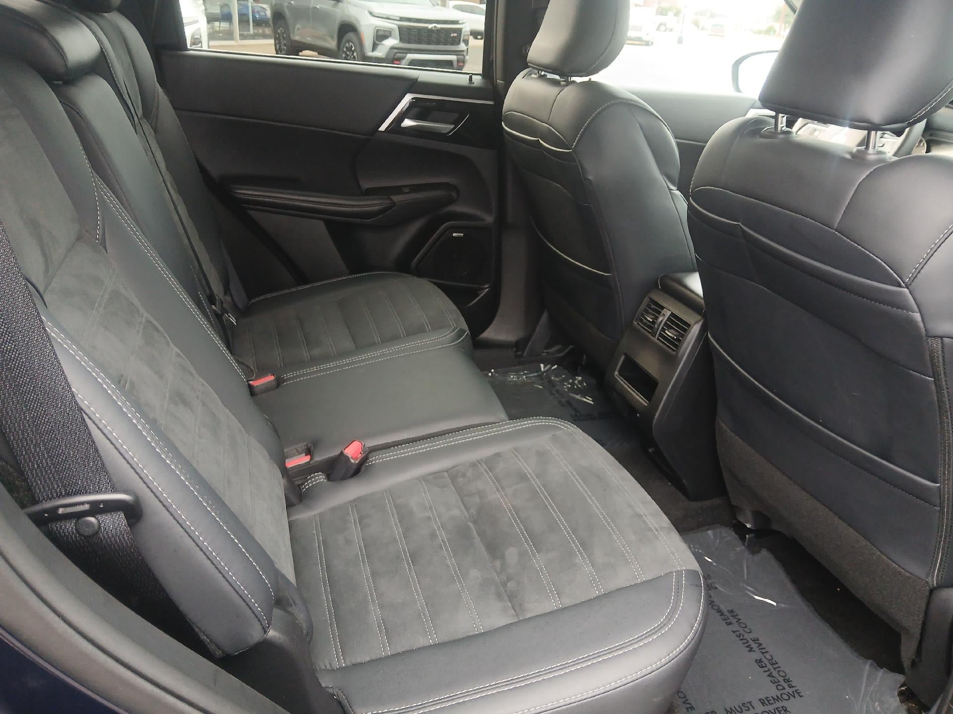 Used 2025 Mitsubishi Outlander SE AWD/4WD image 19