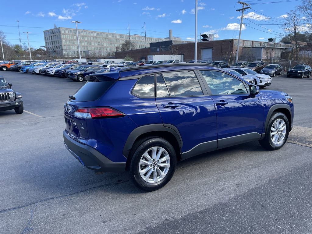 Used 2023 Toyota Corolla Cross LE w/ Moonroof Package AWD/4WD image 8