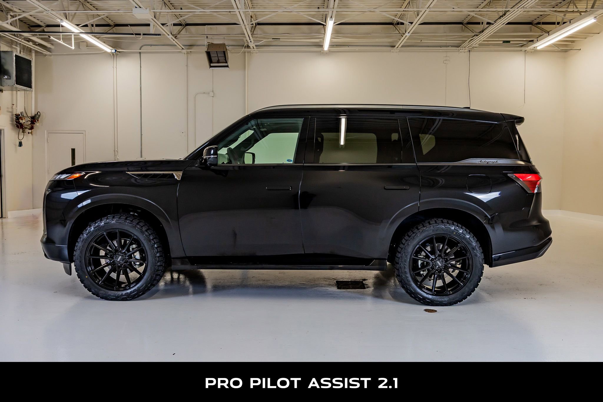 Used 2025 INFINITI QX80 Autograph AWD/4WD image 6