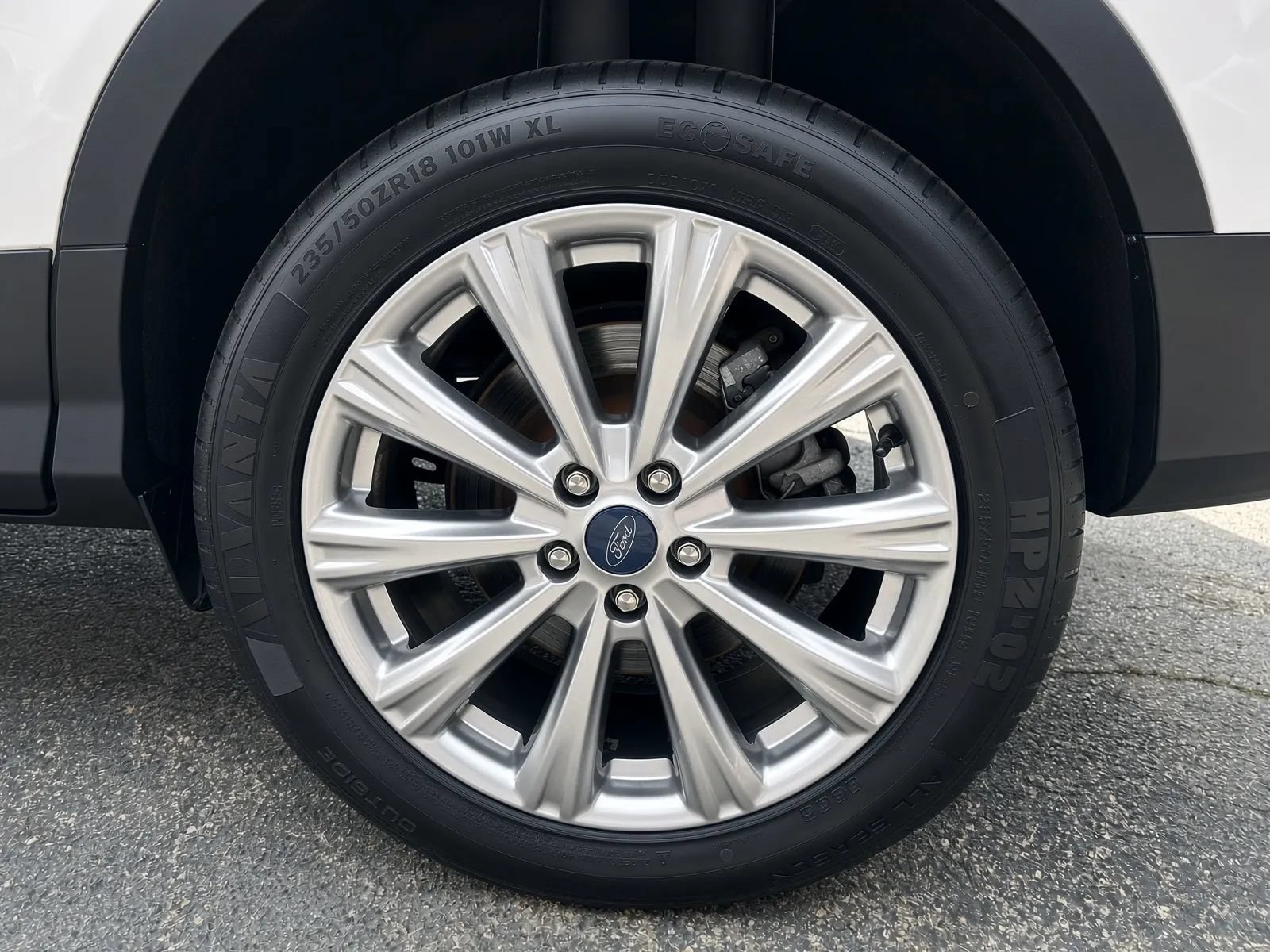 Used 2018 Ford Escape Titanium w/ Ford Safe & Smart Package AWD/4WD image 31
