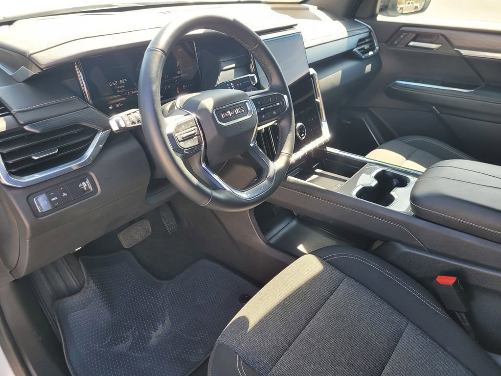 Used 2025 GMC Acadia Elevation image 14