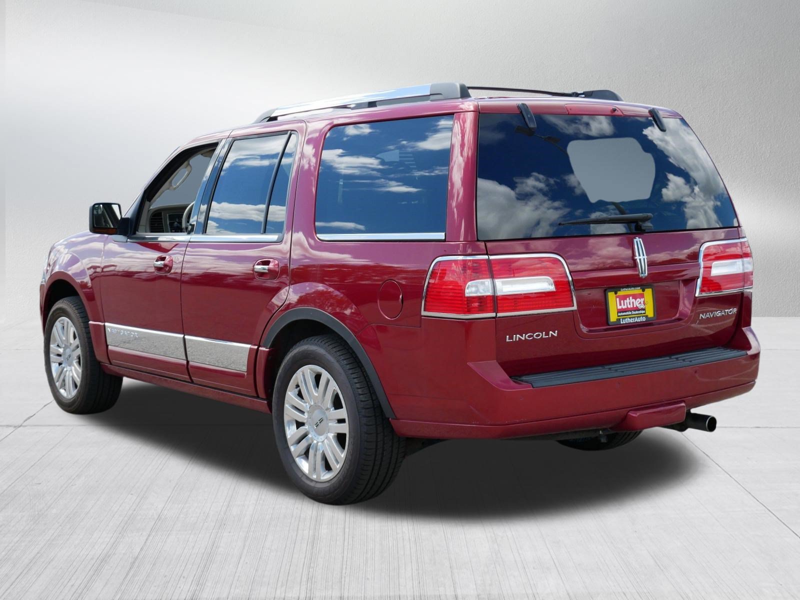 Used 2014 Lincoln Navigator 4WD image 5