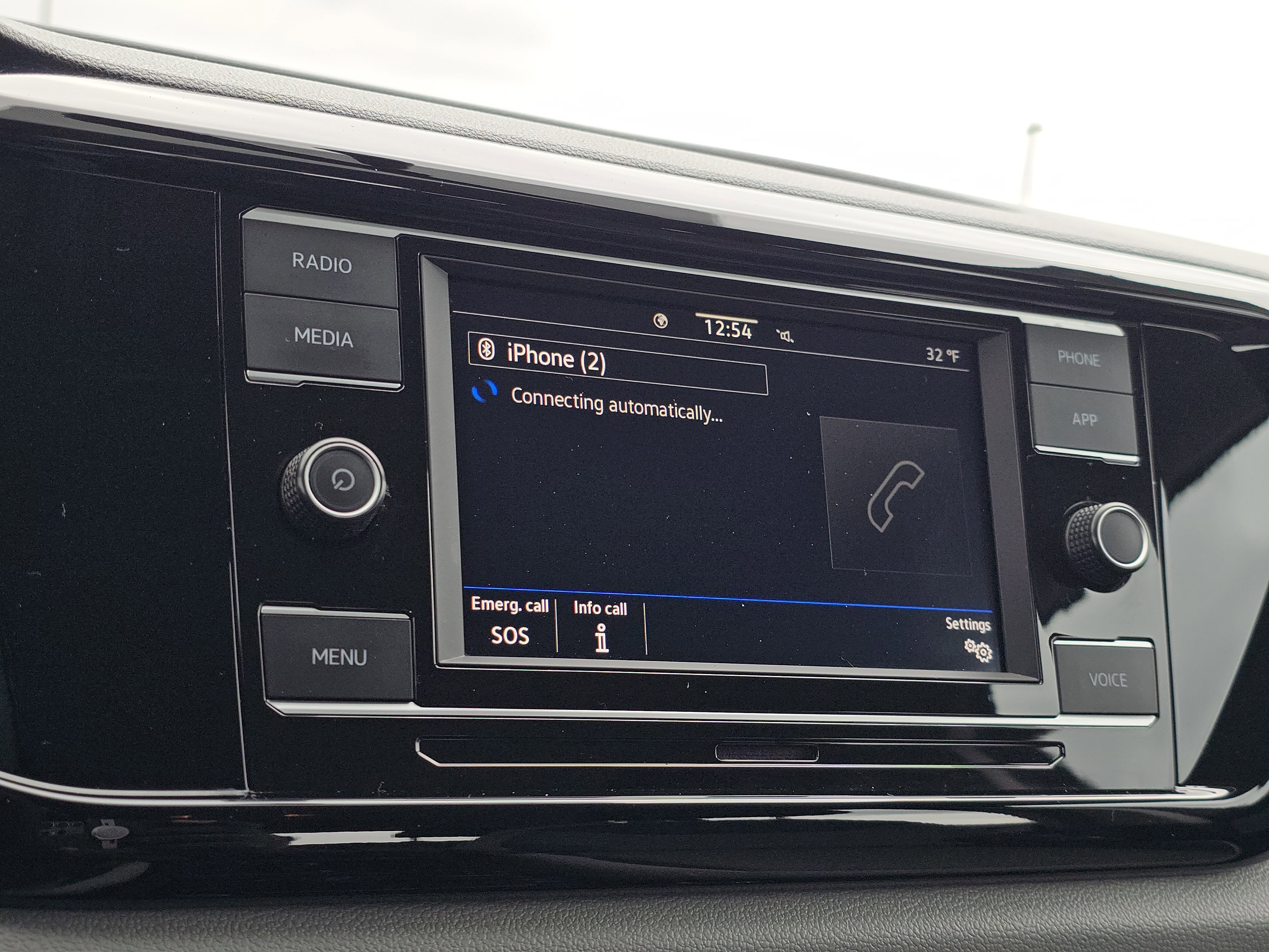 Certified 2022 Volkswagen Taos S image 10