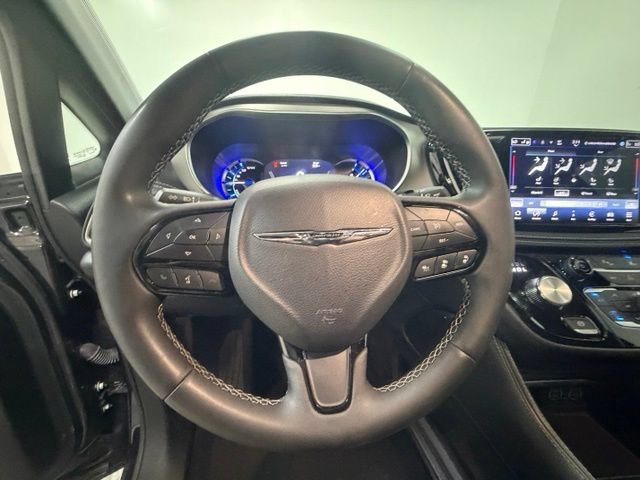 Certified 2024 Chrysler Pacifica Premium FWD image 18
