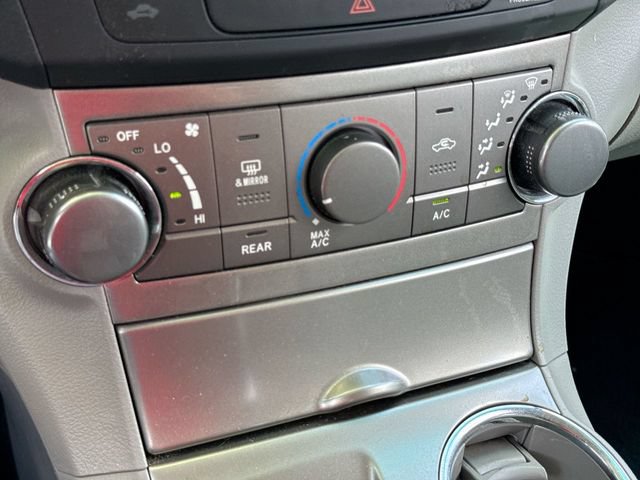 Used 2012 Toyota Highlander 4WD w/ Tech Pkg image 18