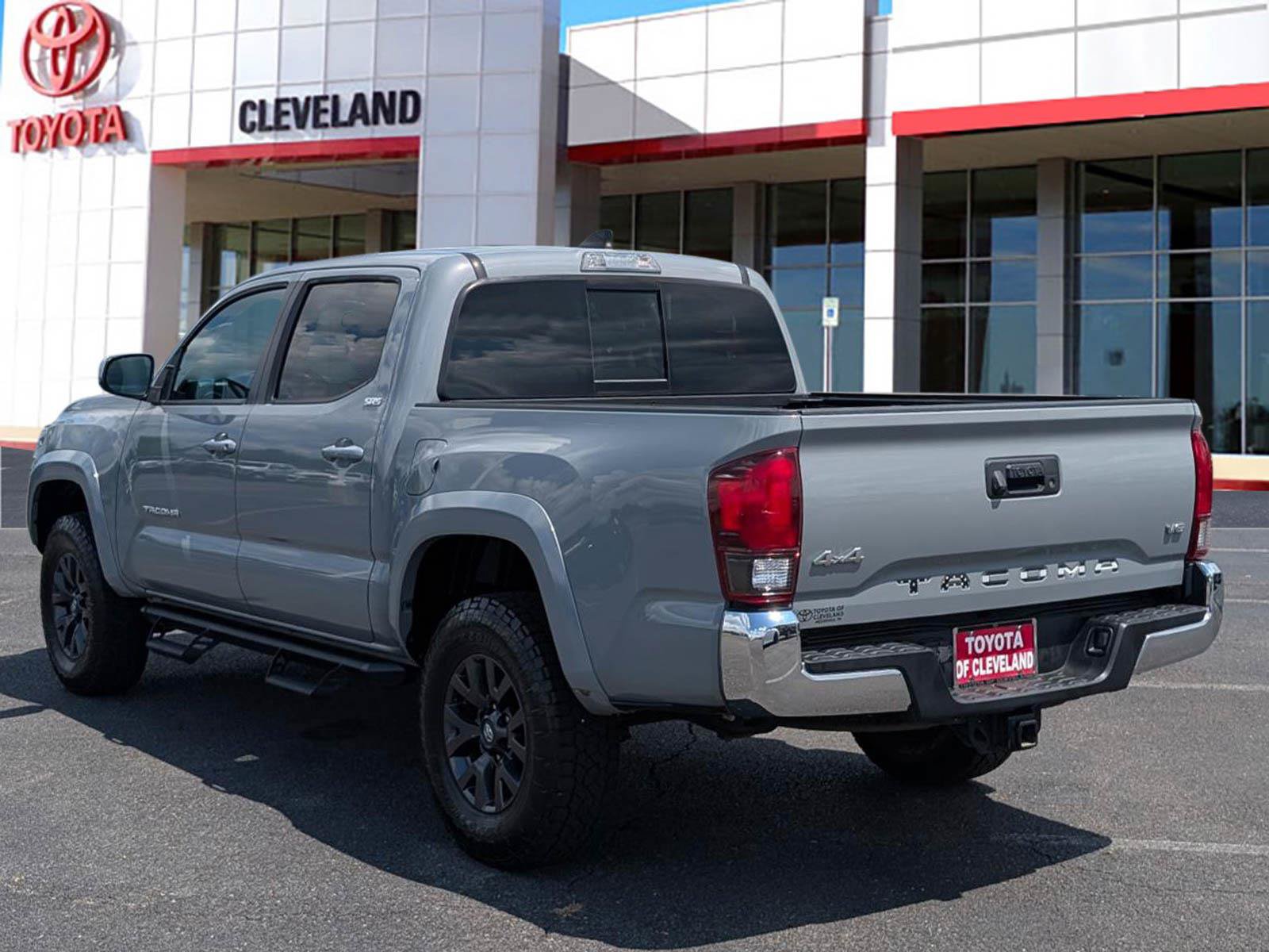 Used 2021 Toyota Tacoma SR5 AWD/4WD image 5