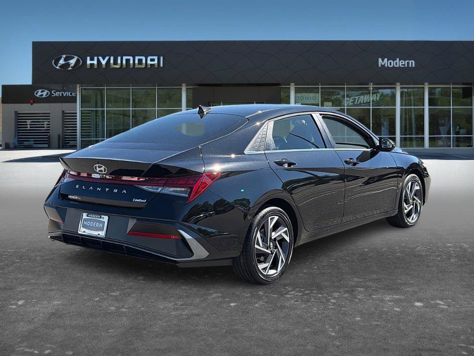 New 2026 Hyundai Elantra Limited FWD image 3