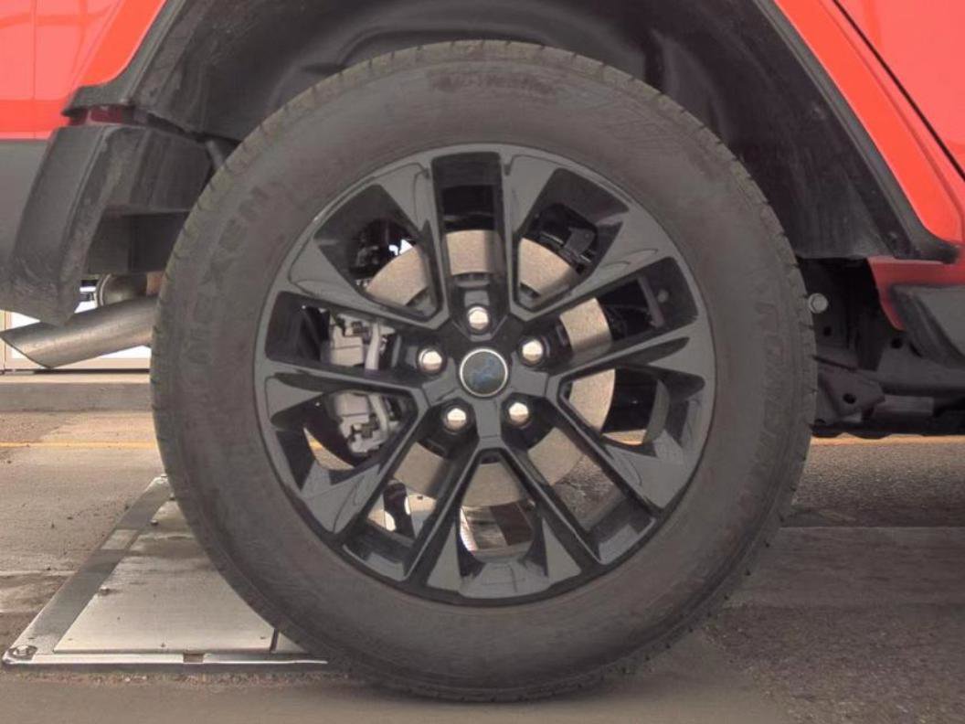 Used 2025 Jeep Wrangler Unlimited Sahara image 17