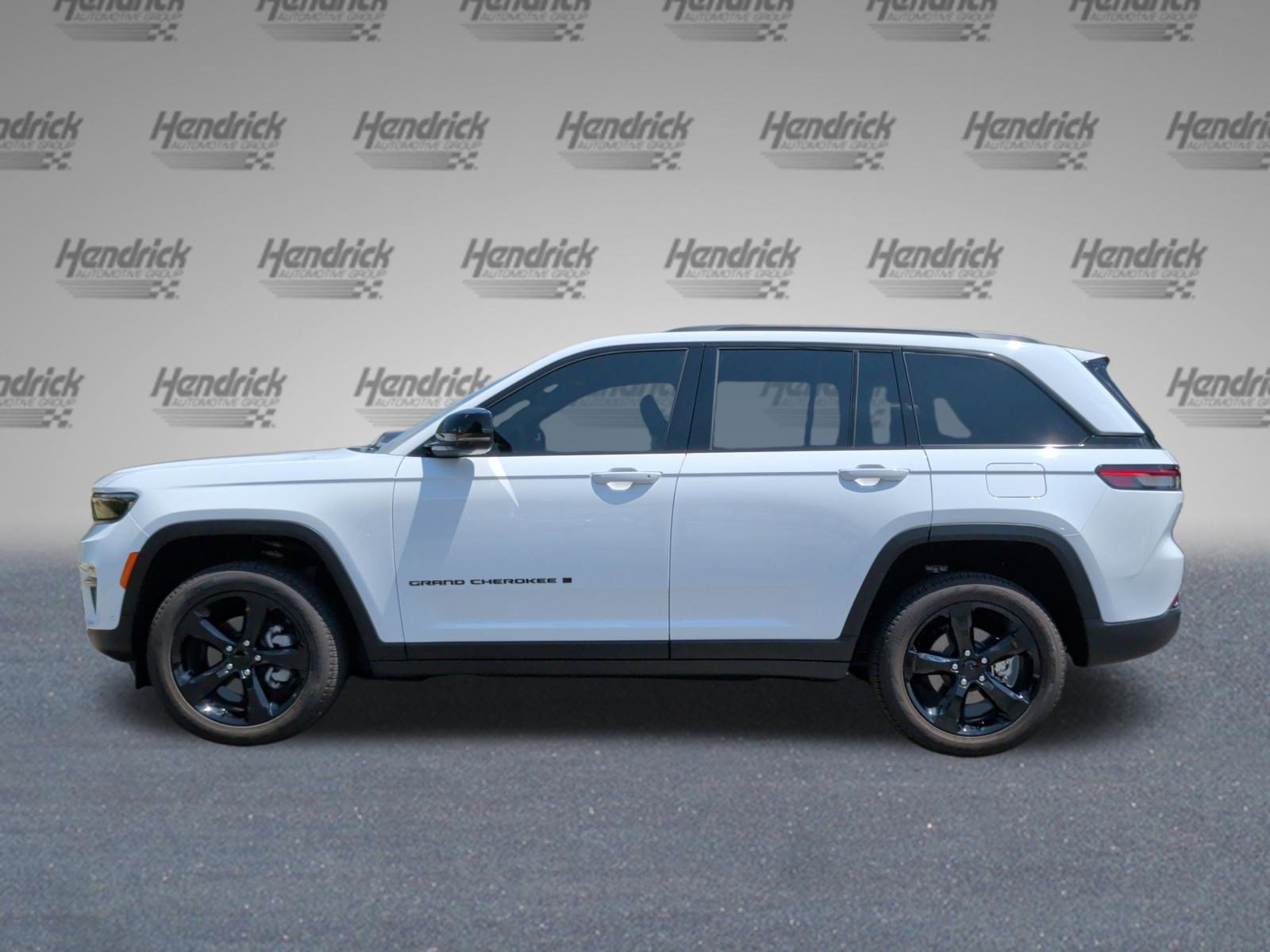 Used 2025 Jeep Grand Cherokee Limited w/ Luxury Tech Group II RWD image 10
