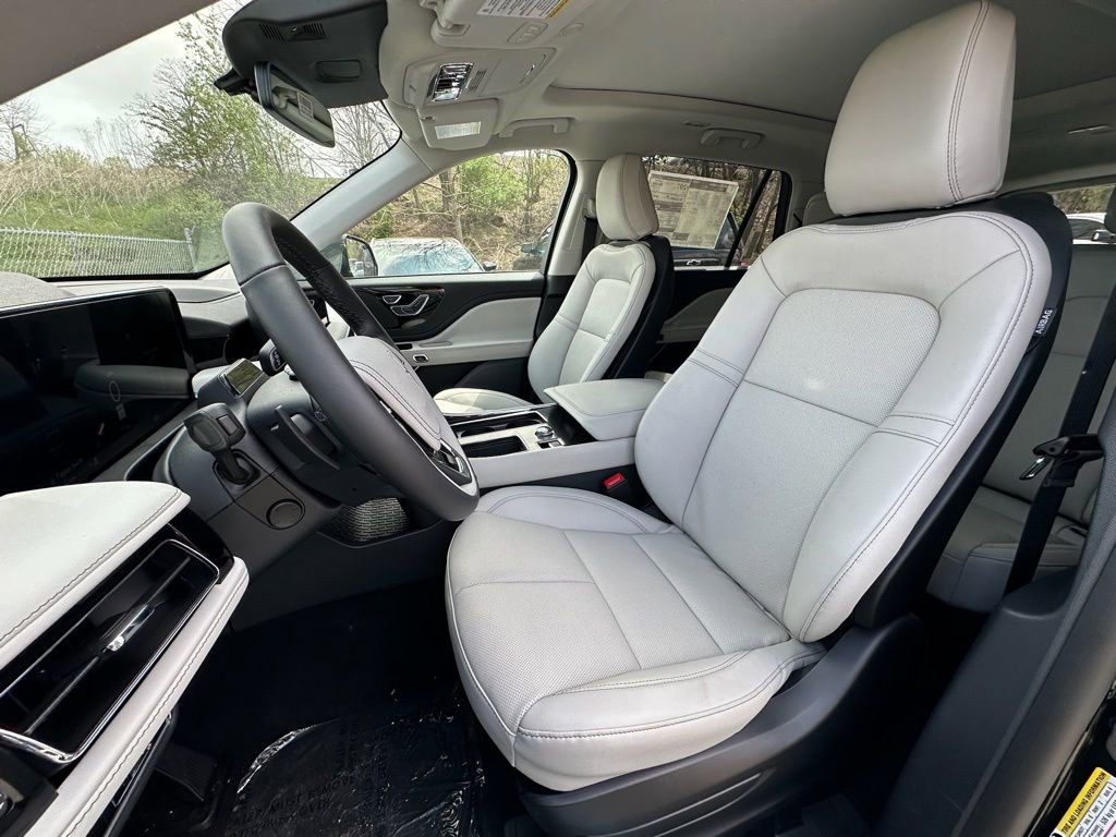 New 2026 Lincoln Aviator AWD image 18